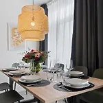 Apartment Coming - Moderne Mit Nähe Zu Köln Messe, Flughafen, Dom, Lanxess-arena - Schnelles Wlan, 2 Bäder, 2 Kostenlose Parkplätze