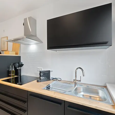 Coming - Moderne Mit Naehe Zu Koeln Messe, Flughafen, Dom, Lanxess-arena - Schnelles Wlan, 2 Baeder, 2 Kostenlose Parkplaetze *