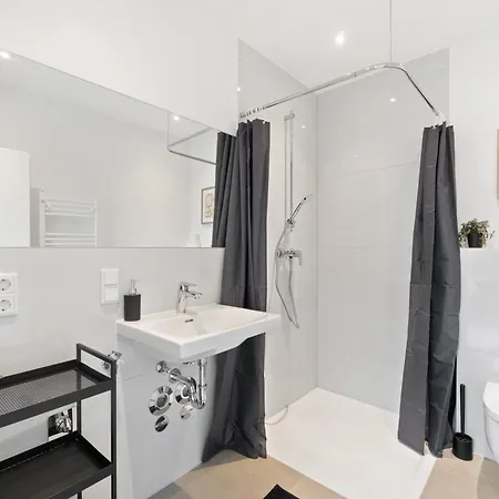 Coming - Moderne Mit Naehe Zu Koeln Messe, Flughafen, Dom, Lanxess-arena - Schnelles Wlan, 2 Baeder, 2 Kostenlose Parkplaetze * Bergisch Gladbach