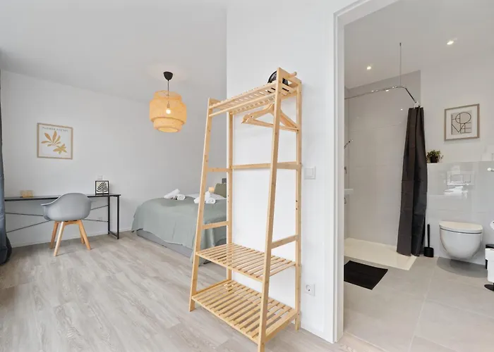 Апартаменты Coming - Moderne Mit Naehe Zu Koeln Messe, Flughafen, Dom, Lanxess-arena - Schnelles Wlan, 2 Baeder, 2 Kostenlose Parkplaetze