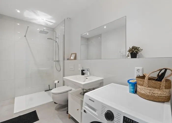 Апартаменты Coming - Moderne Mit Naehe Zu Koeln Messe, Flughafen, Dom, Lanxess-arena - Schnelles Wlan, 2 Baeder, 2 Kostenlose Parkplaetze Бергиш-Гладбах