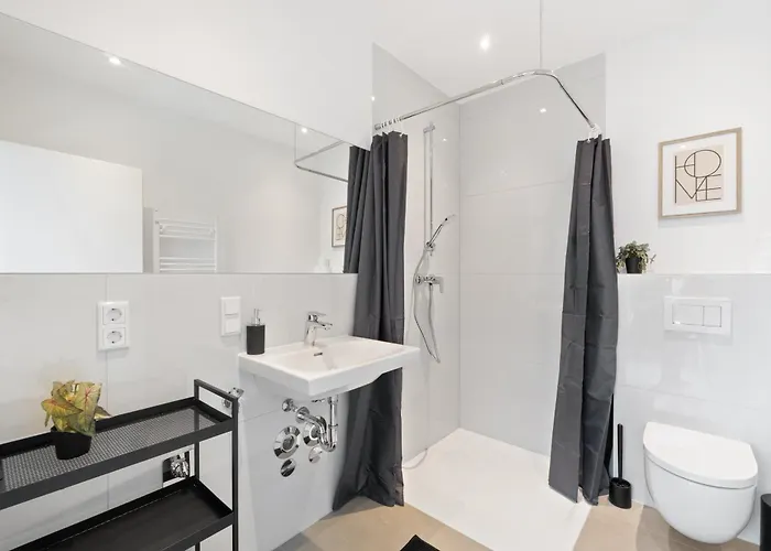 Coming - Moderne Mit Naehe Zu Koeln Messe, Flughafen, Dom, Lanxess-arena - Schnelles Wlan, 2 Baeder, 2 Kostenlose Parkplaetze * Бергиш-Гладбах