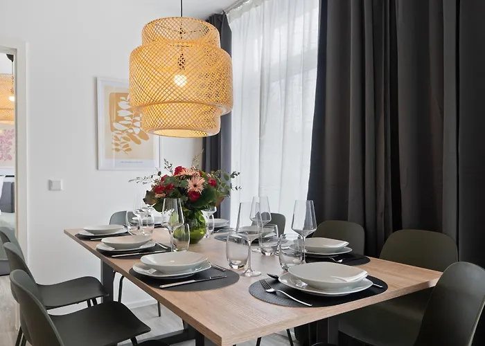 Апартаменты Coming - Moderne Mit Naehe Zu Koeln Messe, Flughafen, Dom, Lanxess-arena - Schnelles Wlan, 2 Baeder, 2 Kostenlose Parkplaetze