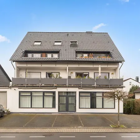 Coming - Moderne Mit Naehe Zu Koeln Messe, Flughafen, Dom, Lanxess-arena - Schnelles Wlan, 2 Baeder, 2 Kostenlose Parkplaetze